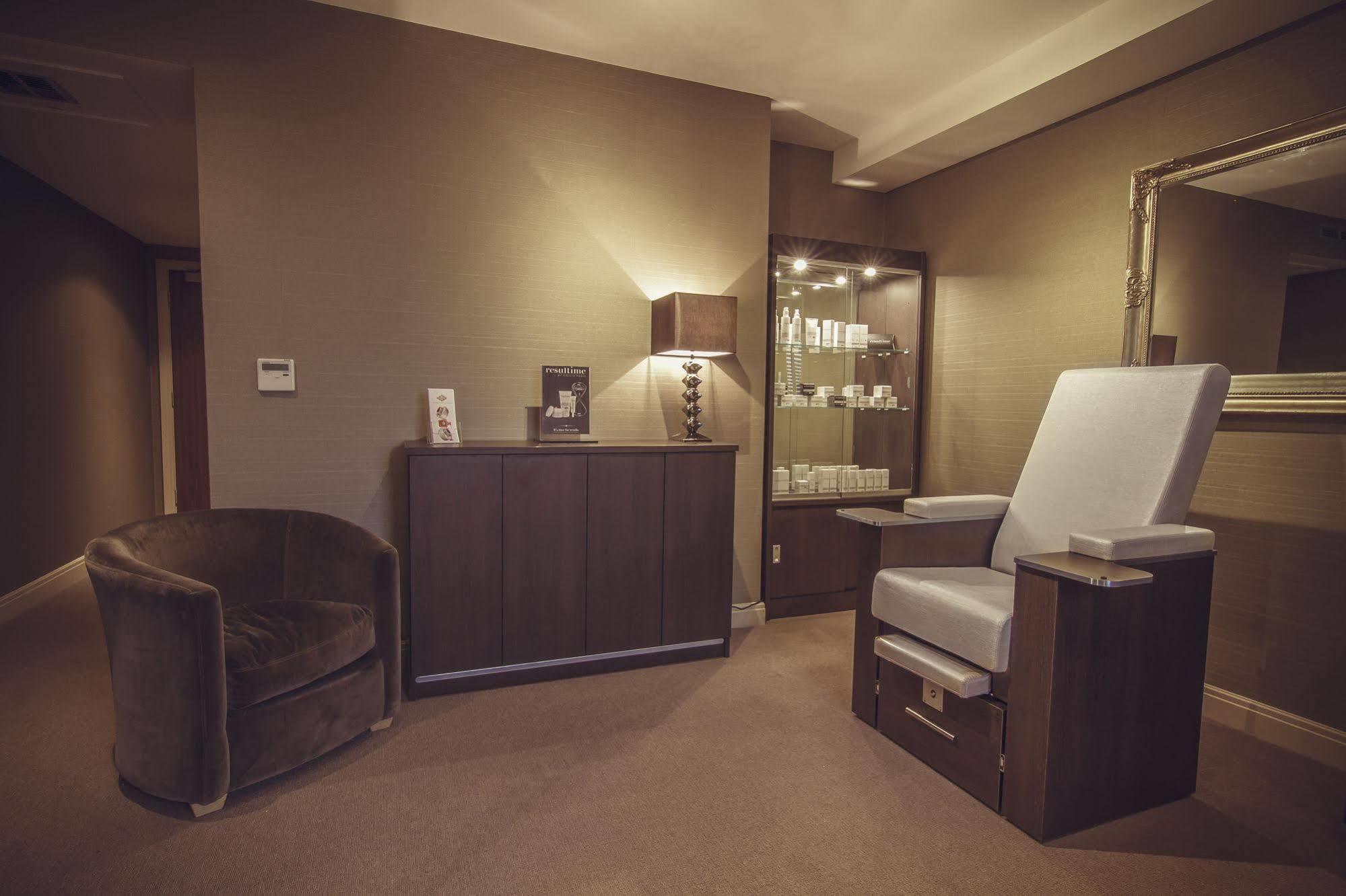 Peak Edge Hotel Честерфилд Экстерьер фото